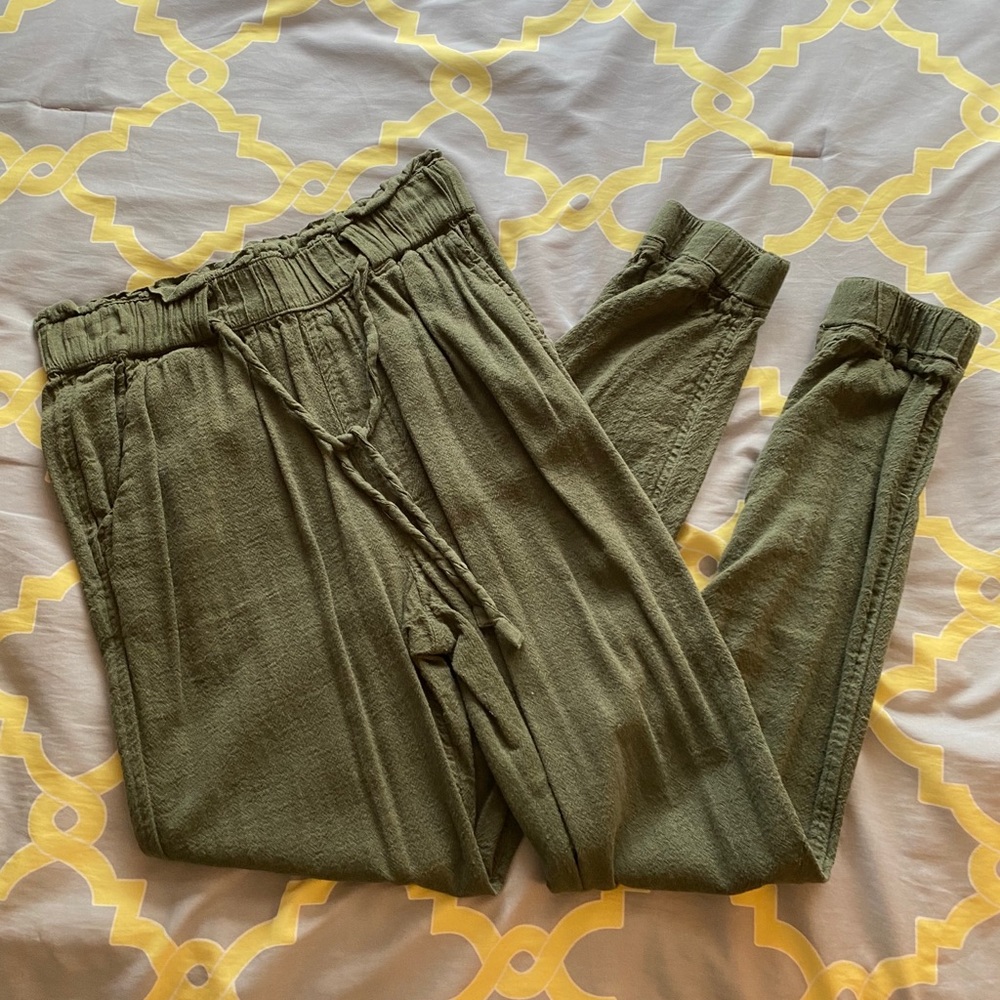 Women’s Size M Olive Green Paperbag Pants